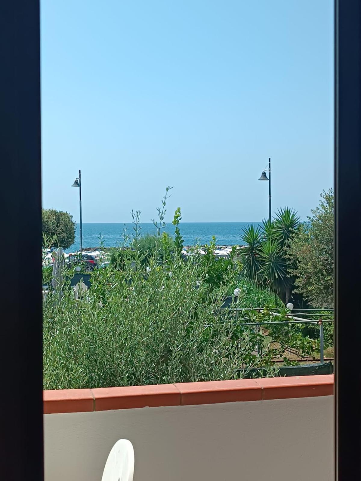 Hotel Profumo Di Mare Formia Exterior foto